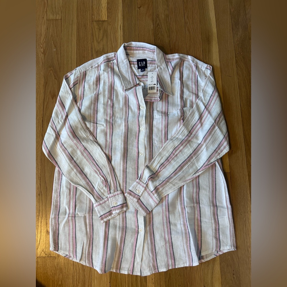 New GAP Women Button Down Shirt - White and Red - Picture 2 of 6